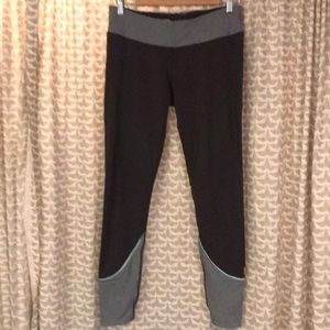 Lucy run leggings with zippered calf